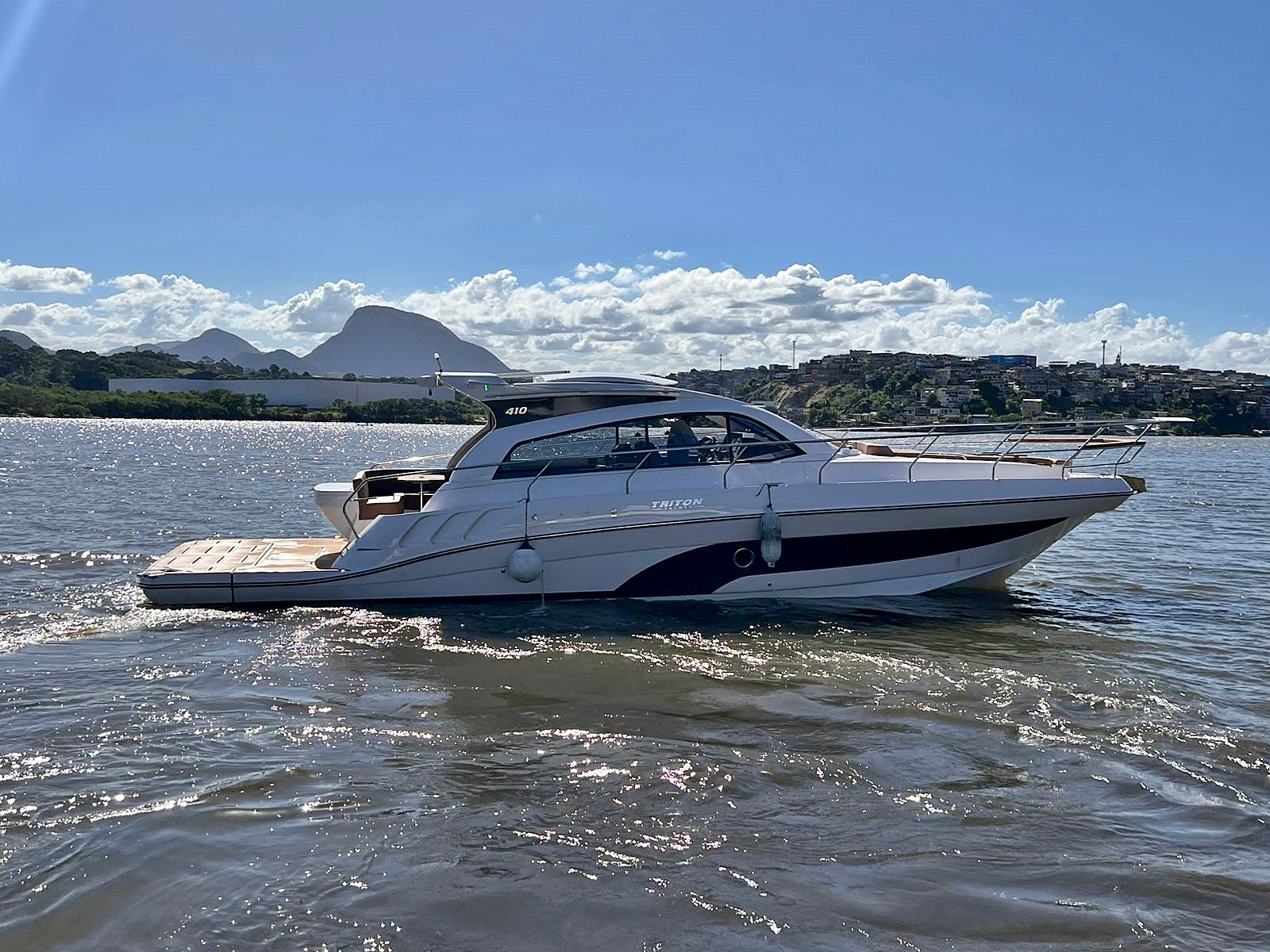 Triton Yachts lança barcos de 34 e 41 pés em setembro no São Paulo Boat Show 